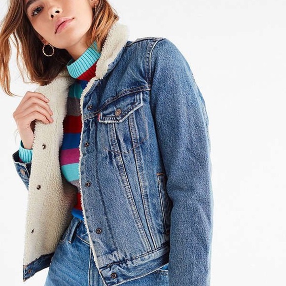 Levi's Jackets & Blazers - Levi’s ⭐️RARE ⭐️Star Sherpa trucker jacket♥️EUC!